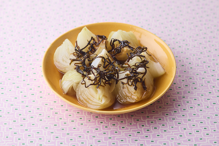 新たまねぎの塩昆布蒸し