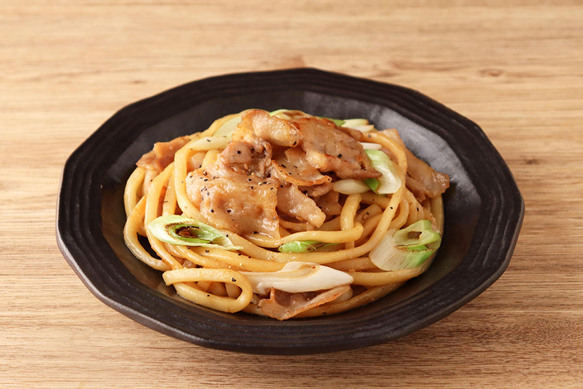 焼肉のたれで！〆の焼きうどん