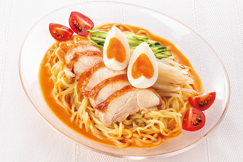 鶏チャーシューの濃厚ごまだれ冷やし中華